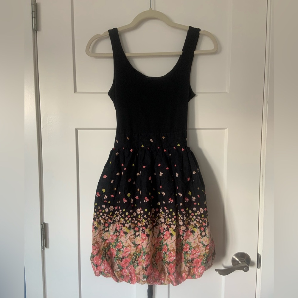 Casual summer dress black and floral